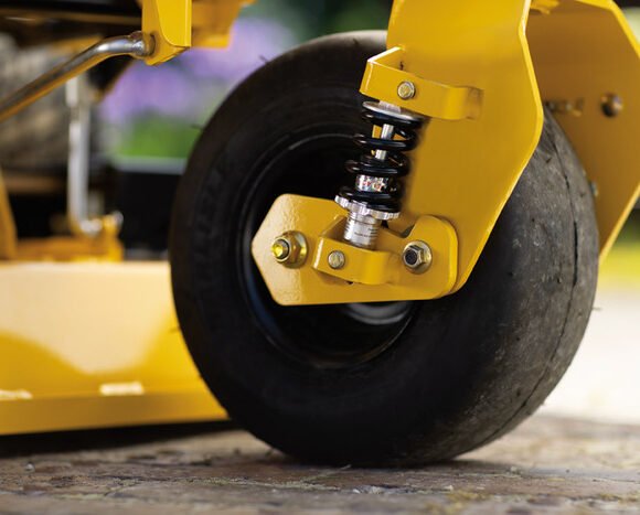 Alternative view of Zero-Turn-Aufsitzmäher CUB CADET XZ7 L122 - ULTIMA mit Hebeln